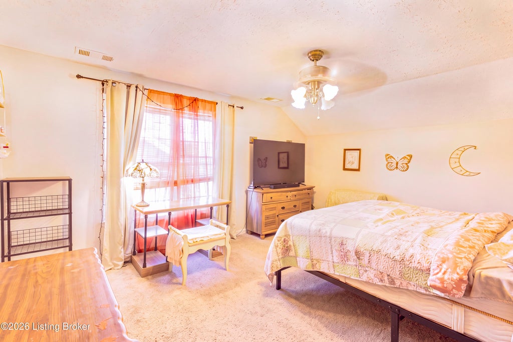 Photo of 6612 Woods Mill Dr, Louisville, KY 40272 (MLS # 1732832)