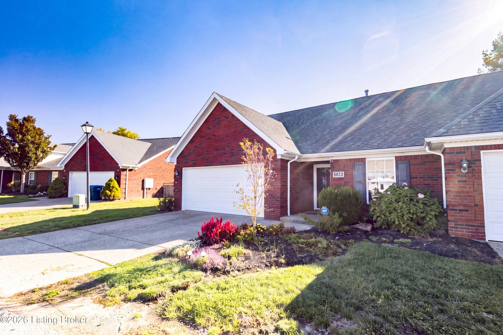 Photo of 6612 Woods Mill Dr, Louisville, KY 40272 (MLS # 1732832)