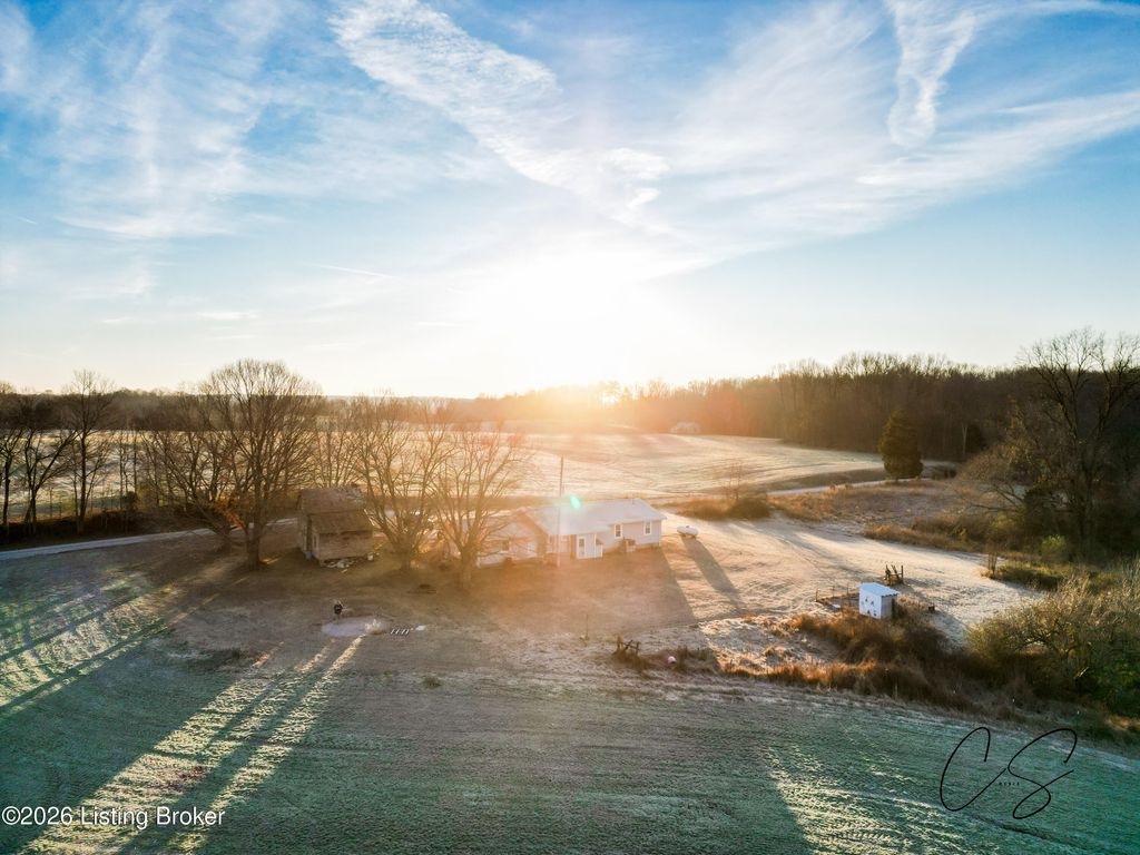 Photo of 511 Old Mining City Rd, Beaver Dam, KY 42320 (MLS # 1709263)