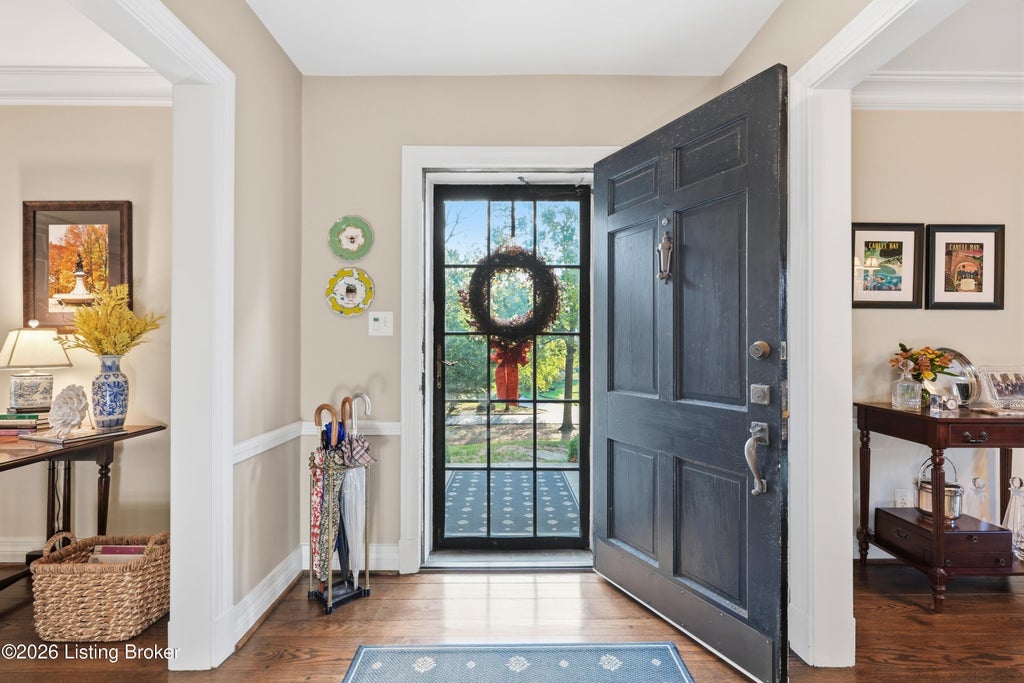 Photo of 2557 Dell Rd, Louisville, KY 40205 (MLS # 1732440)