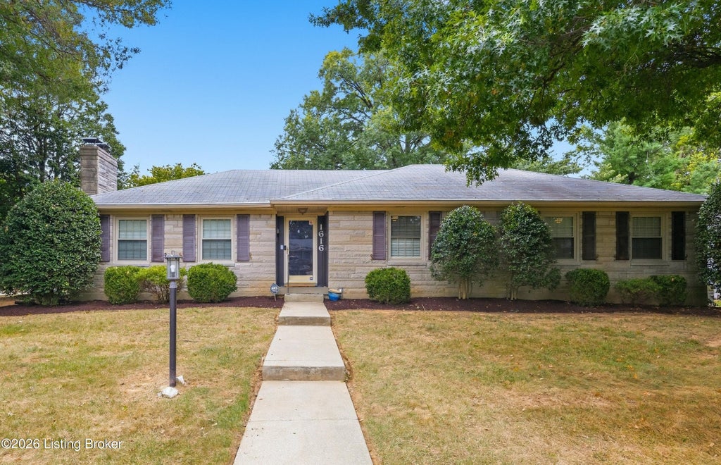 Photo of 1616 Tartan Way, Louisville, KY 40205 (MLS # 1732444)