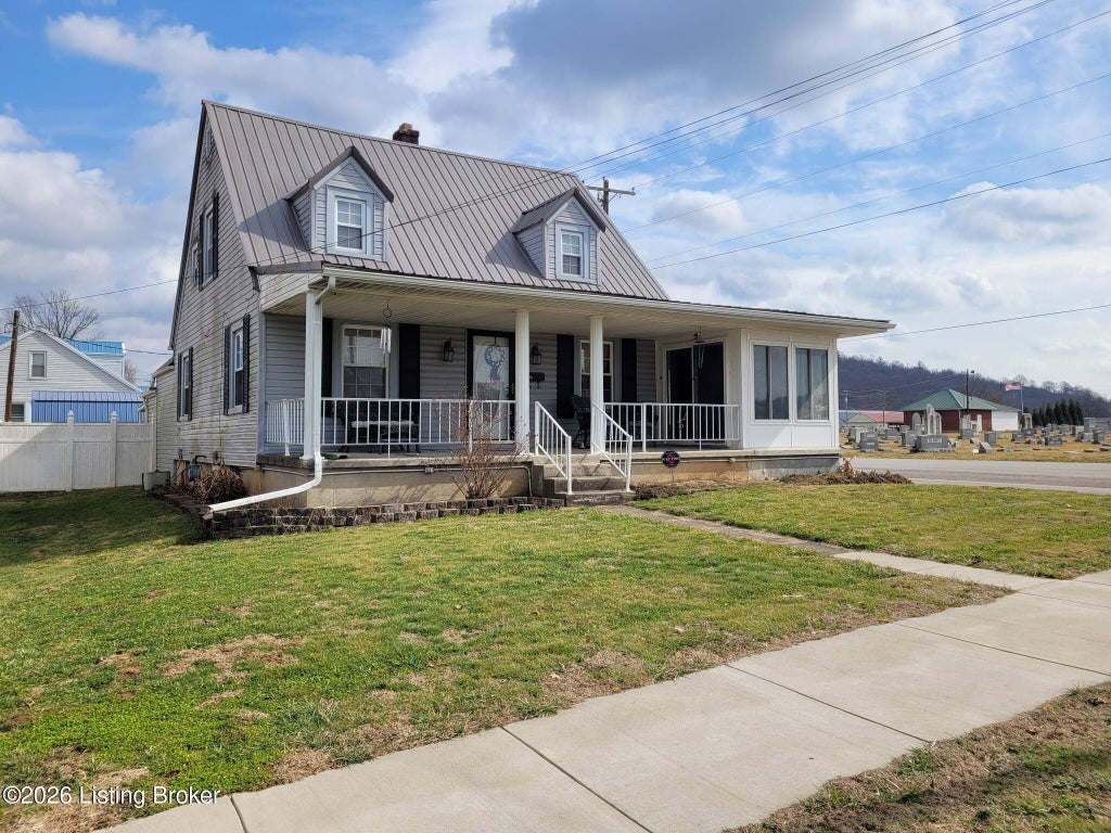 Photo of 315 9th St, Carrollton, KY 41008 (MLS # 1731037)
