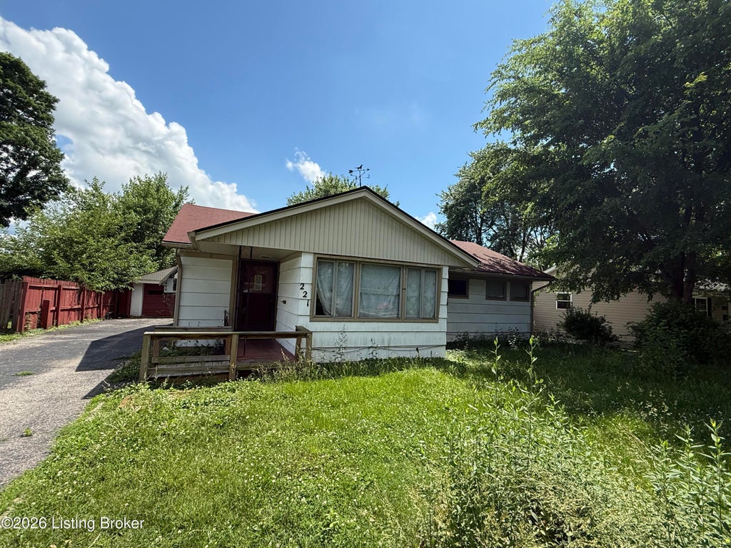 Photo of 221 Welburn Dr, Louisville, KY 40218 (MLS # 1720387)