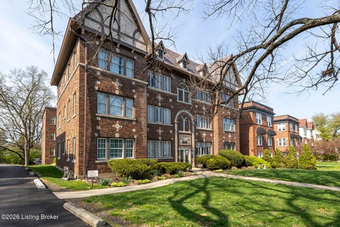 Condo For Sale - 2043 Douglass Blvd #APT 21<br/> Louisville, KY 40205