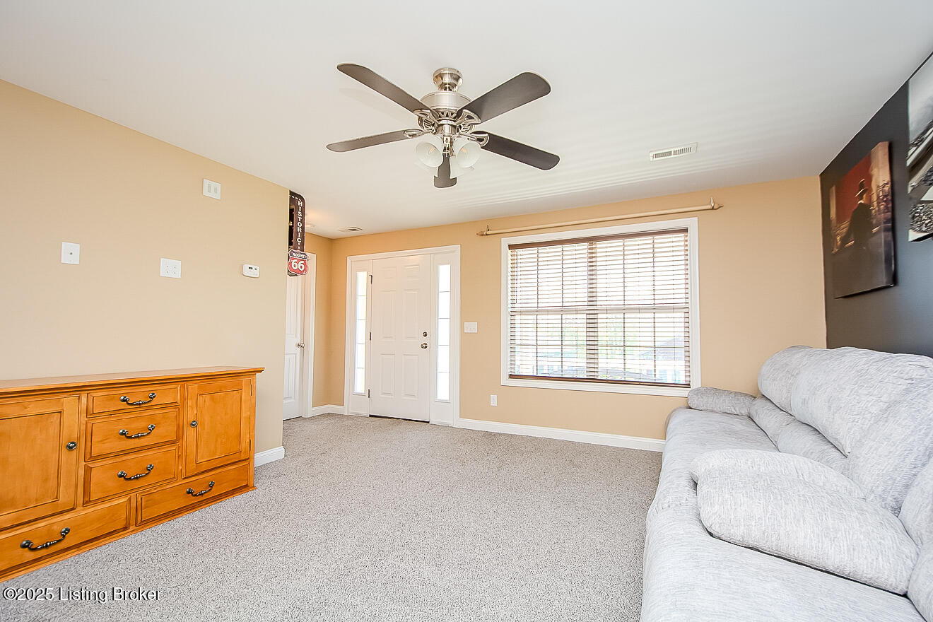 217 Sycamore Dr, Taylorsville, Pennsylvania image 3