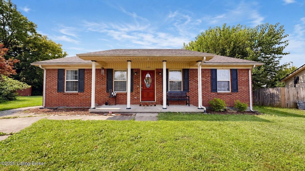 Photo of 105 Tyler Ct, Bardstown, KY 40004 (MLS # 1726582)