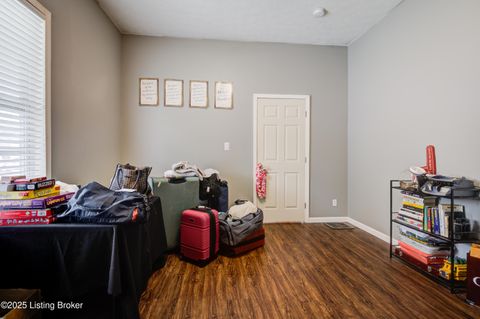 Tiny photo for 911 S 32nd St, Louisville, KY 40211 (MLS # 1708757)
