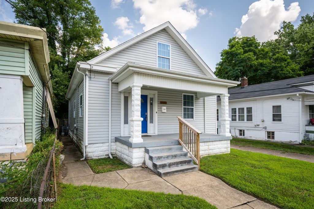 Photo of 911 S 32nd St, Louisville, KY 40211 (MLS # 1708757)