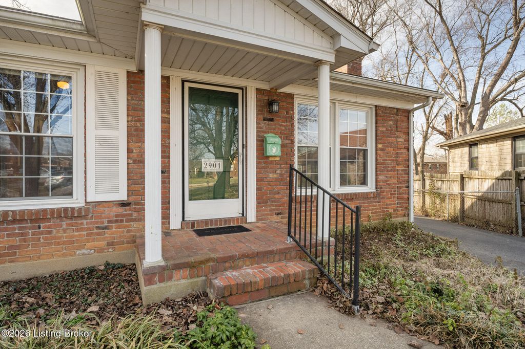 Photo of 2901 Butler Ct, Louisville, KY 40218 (MLS # 1707045)