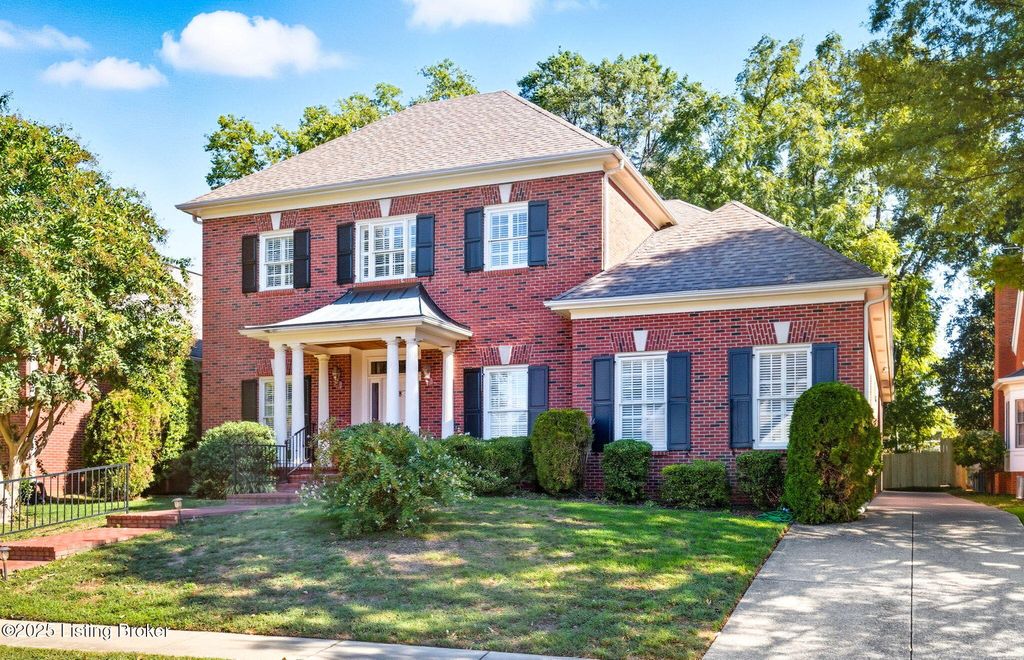 Photo of 215 Coralberry Rd, Louisville, KY 40207 (MLS # 1700602)