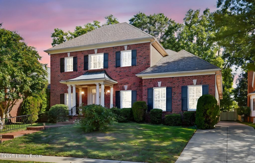 Photo of 215 Coralberry Rd, Louisville, KY 40207 (MLS # 1700602)