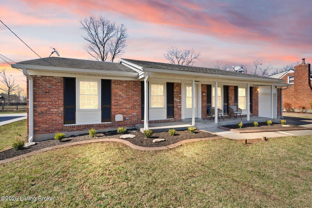 Photo of 6510 Ridge Cliff Rd, Louisville, KY 40228 (MLS # 1710768)