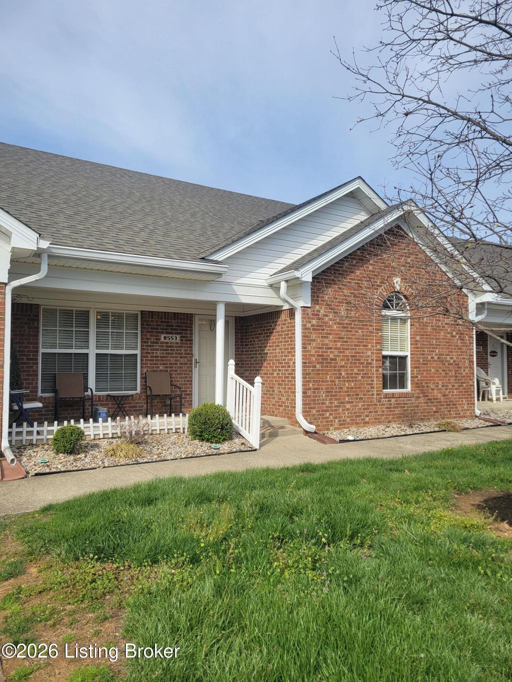 Photo of 8553 Applegate Village Dr, Louisville, KY 40219 (MLS # 1712279)