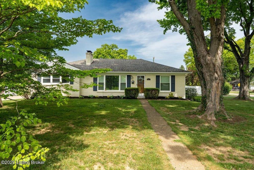 Photo of 4321 Dannywood Rd, Louisville, KY 40220 (MLS # 1720833)