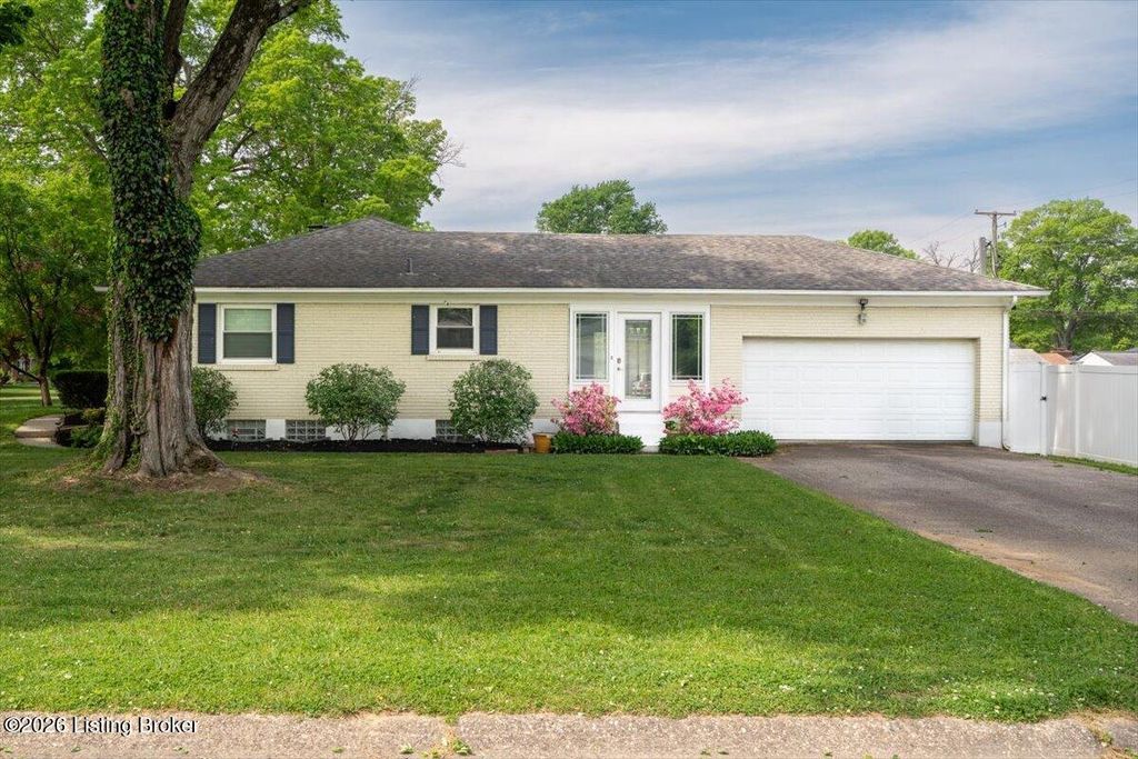 Photo of 4321 Dannywood Rd, Louisville, KY 40220 (MLS # 1720833)