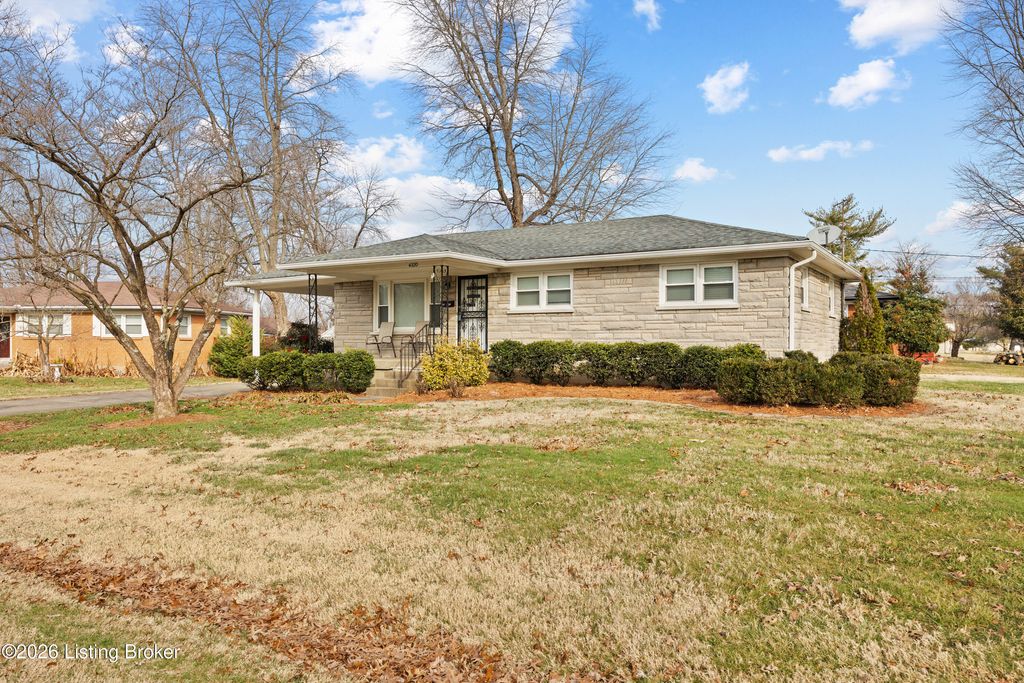 Photo of 4320 Jade Ct, Louisville, KY 40216 (MLS # 1708959)
