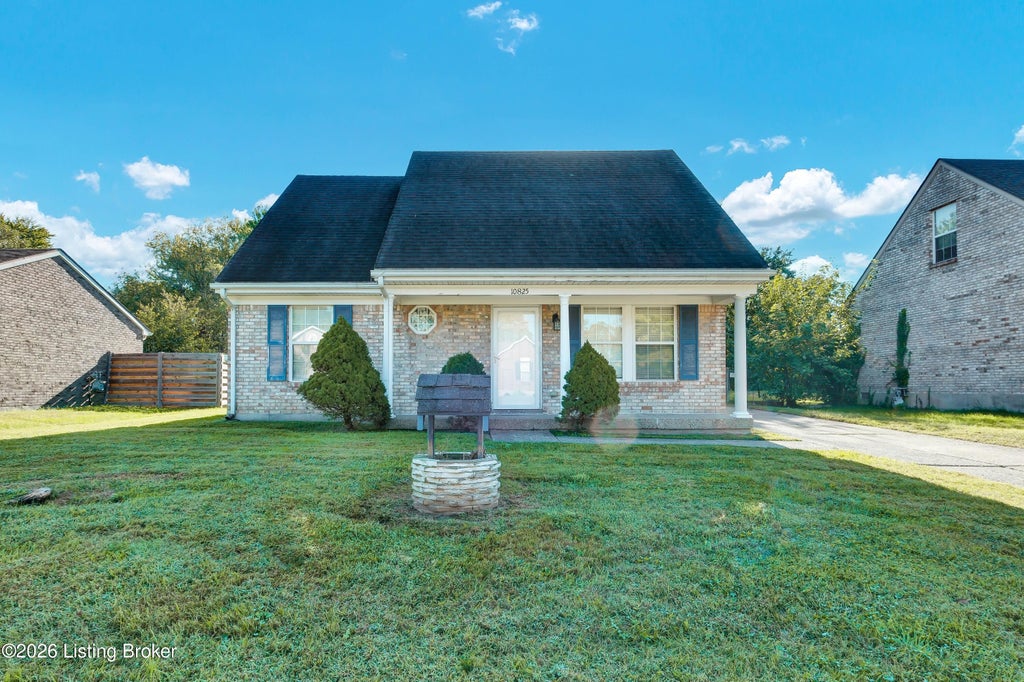 Photo of 10825 Dorton Dr, Louisville, KY 40272 (MLS # 1731491)