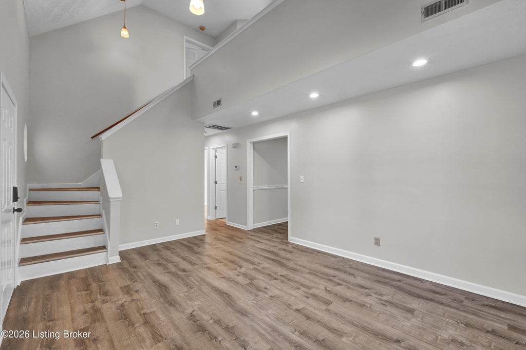 Photo of 10825 Dorton Dr, Louisville, KY 40272 (MLS # 1731491)