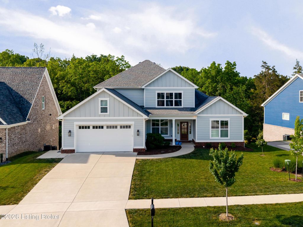 Photo of 12311 Vanherr Dr, Jeffersontown, KY 40299 (MLS # 1718288)