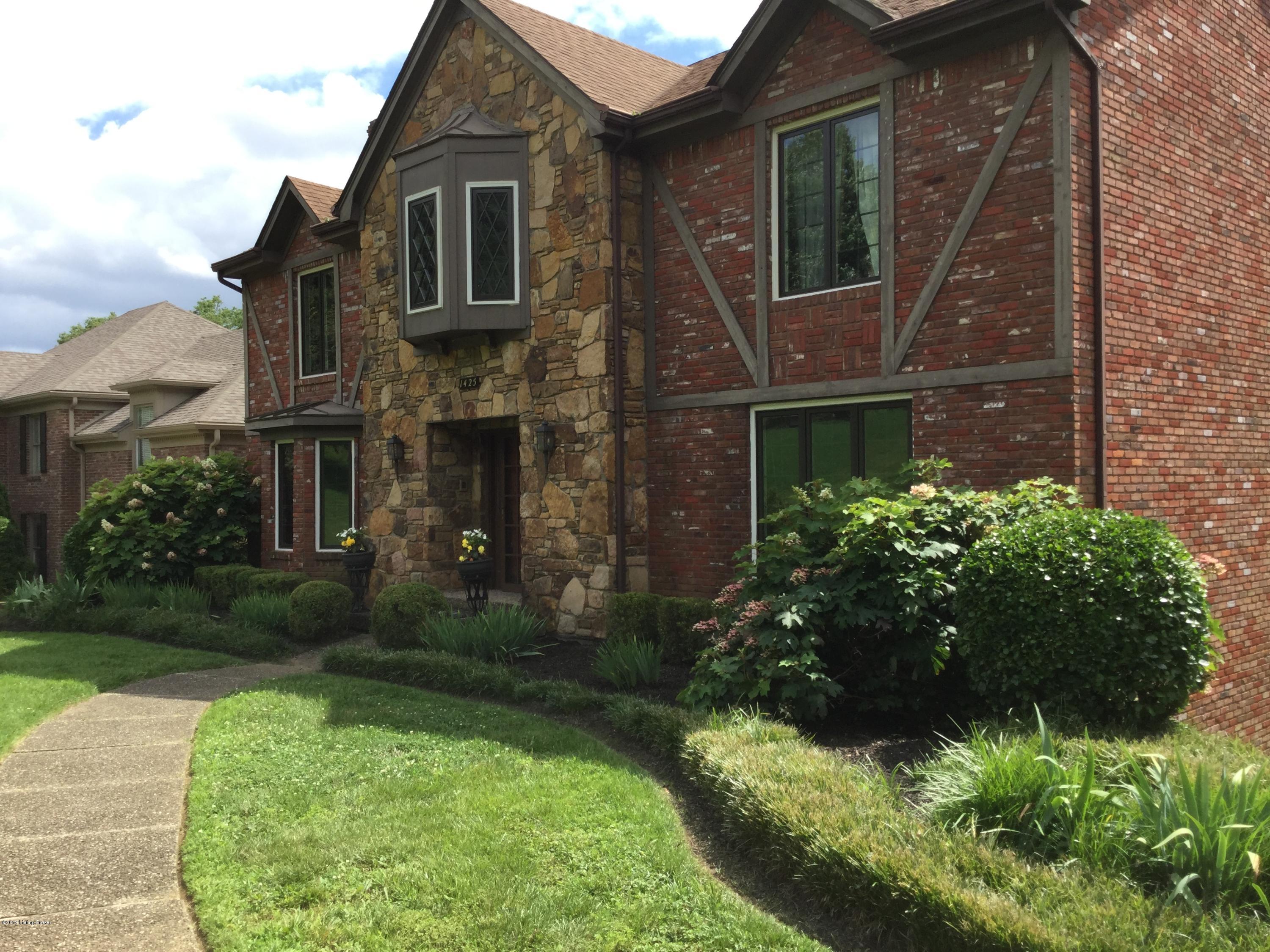 Photo 1 of 41 — 1425 Sylvan Way, Louisville, KY 40205