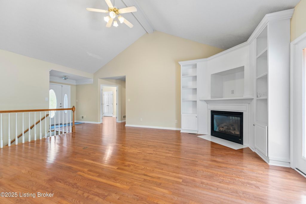 Photo of 4702 Chenoweth Run Rd, Louisville, KY 40299 (MLS # 1709708)