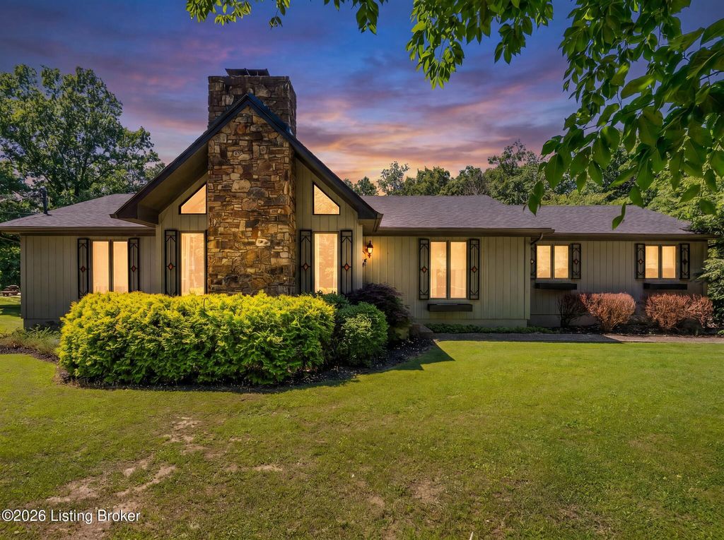 Photo of 1140 Rams Run RUN, Shepherdsville, KY 40165 (MLS # 1721316)