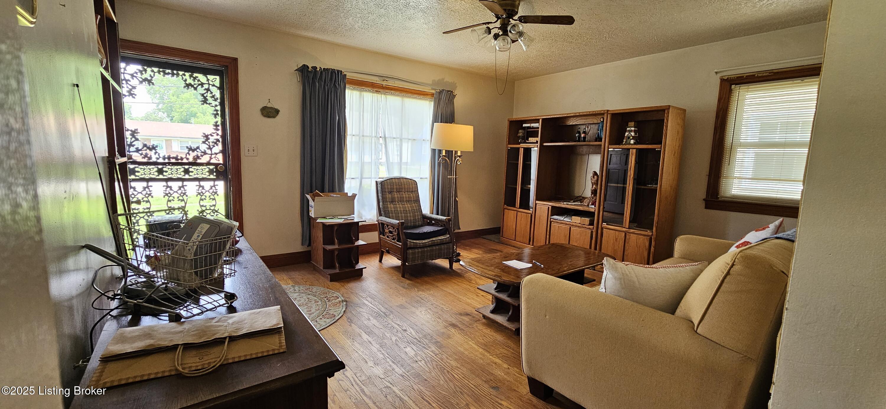 1766 Wilart Dr, Louisville, Pennsylvania image 3