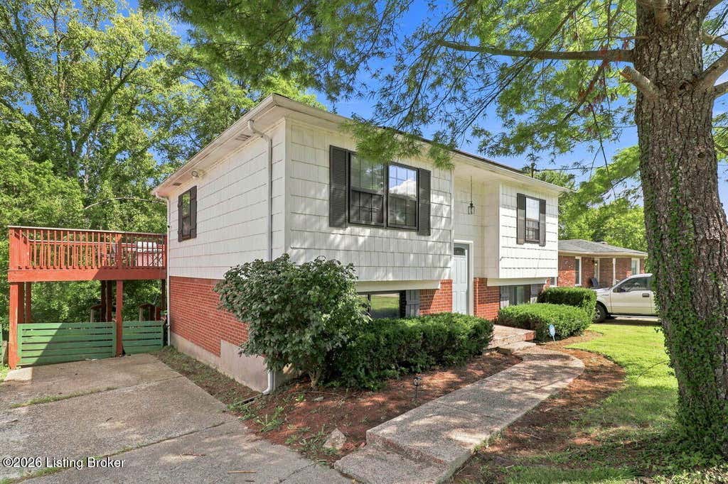 Photo of 6609 Monty Ln, Louisville, KY 40291 (MLS # 1726966)