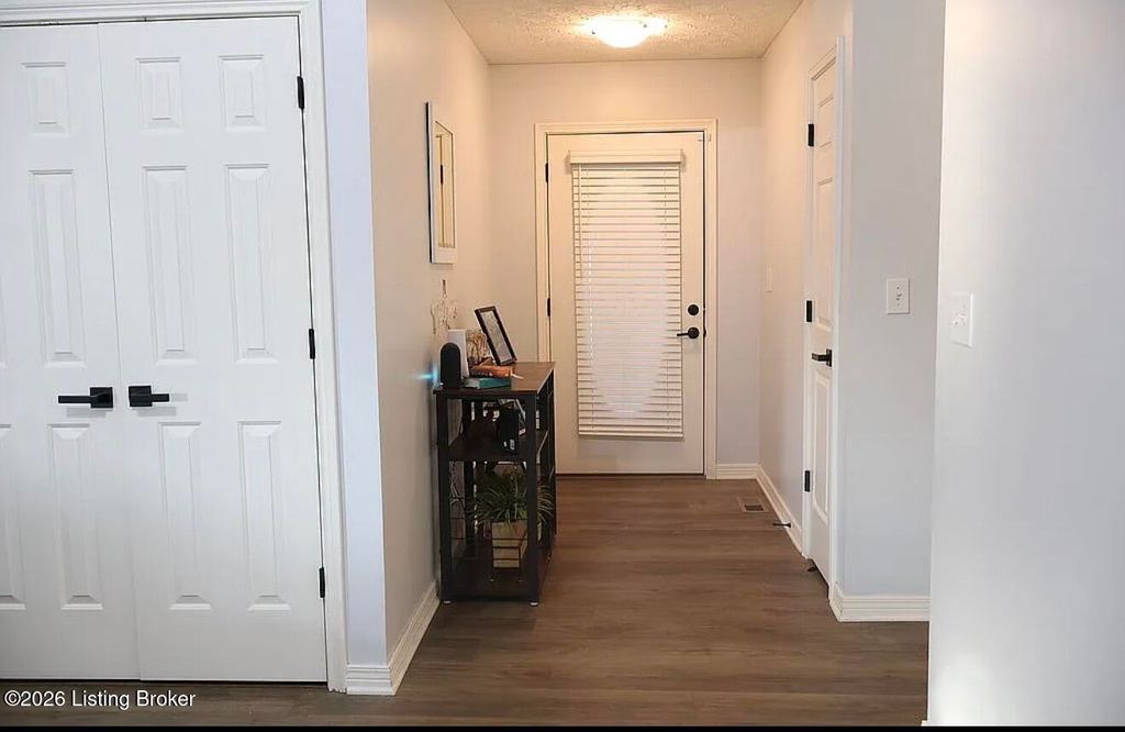 Photo of 114 Fillmore Cir, Mt Washington, KY 40047 (MLS # 1712999)