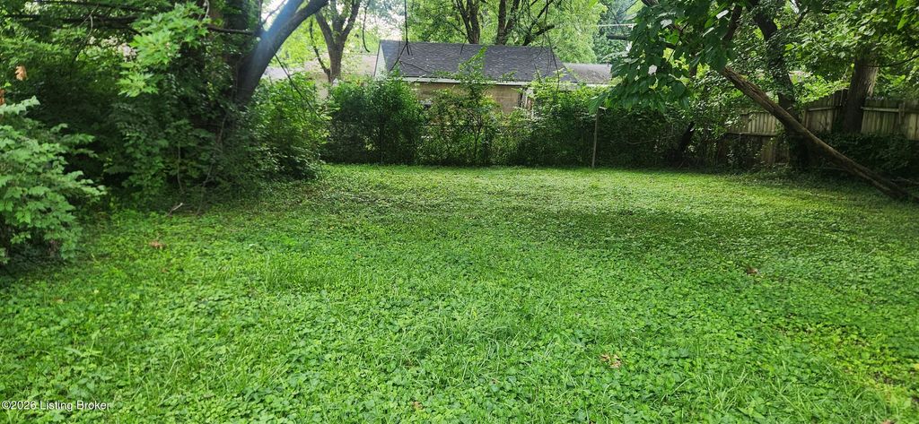 Photo of 5418 Ripple Ln, Louisville, KY 40218 (MLS # 1721836)