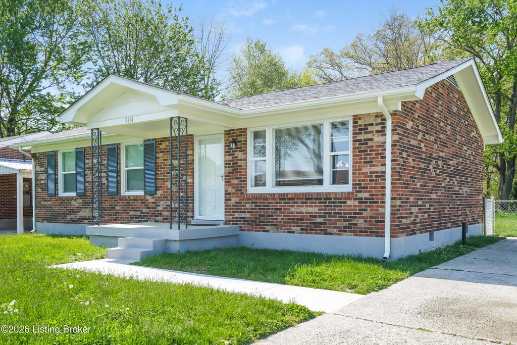 Photo of 3114 Tara Gale Dr, Louisville, KY 40216 (MLS # 1707871)