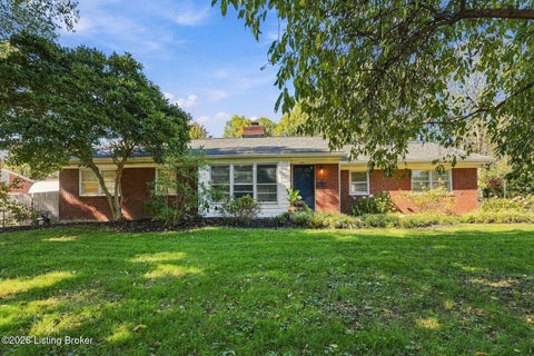 Photo of 3813 Plymouth Rd, Louisville, KY 40207 (MLS # 1732561)