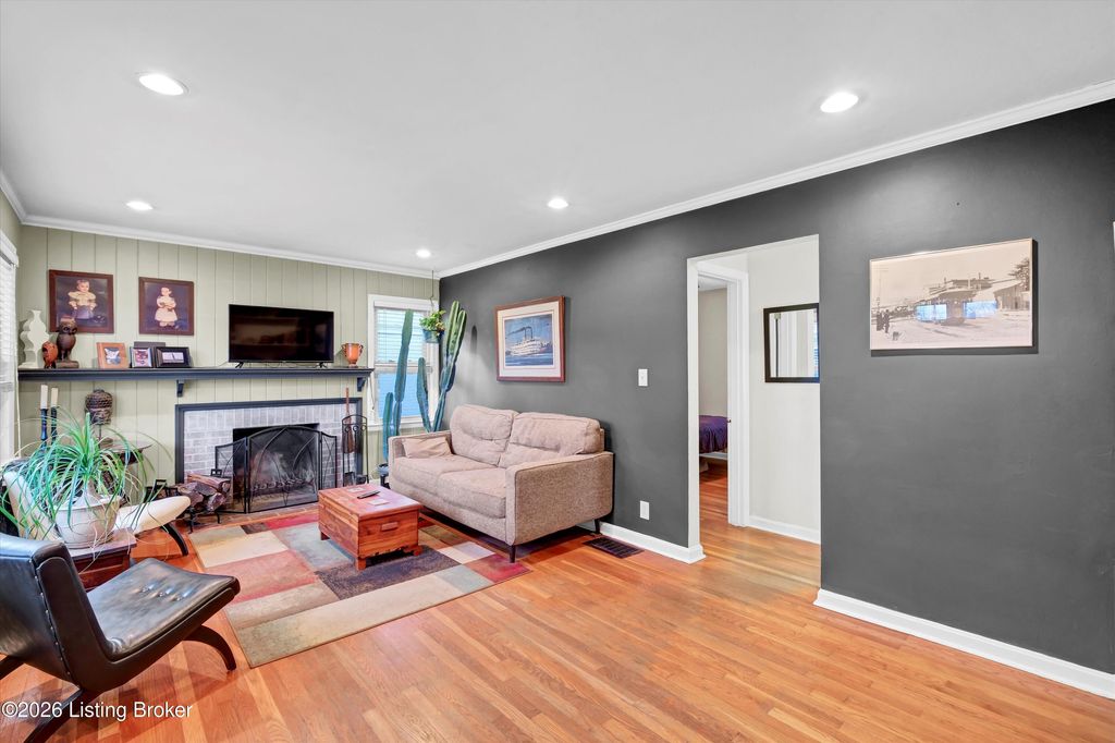 Photo of 3010 Talisman Rd, Louisville, KY 40220 (MLS # 1705908)