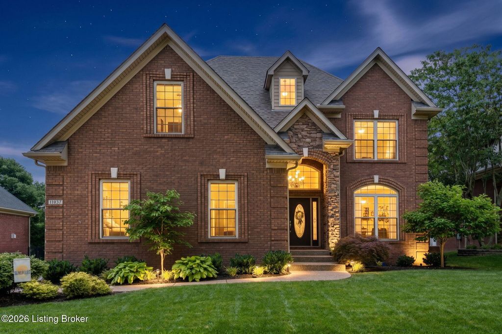 Photo of 11037 Perwinkle Ln, Louisville, KY 40291 (MLS # 1718991)