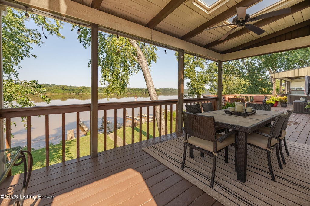 Photo of 3028 Belknap Beach Rd, Prospect, KY 40059 (MLS # 1727643)