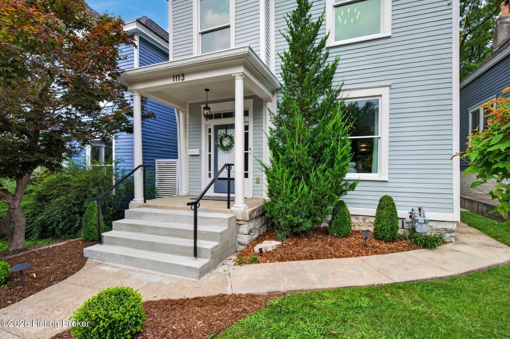 Photo of 1113 Everett Ave, Louisville, KY 40204 (MLS # 1723149)