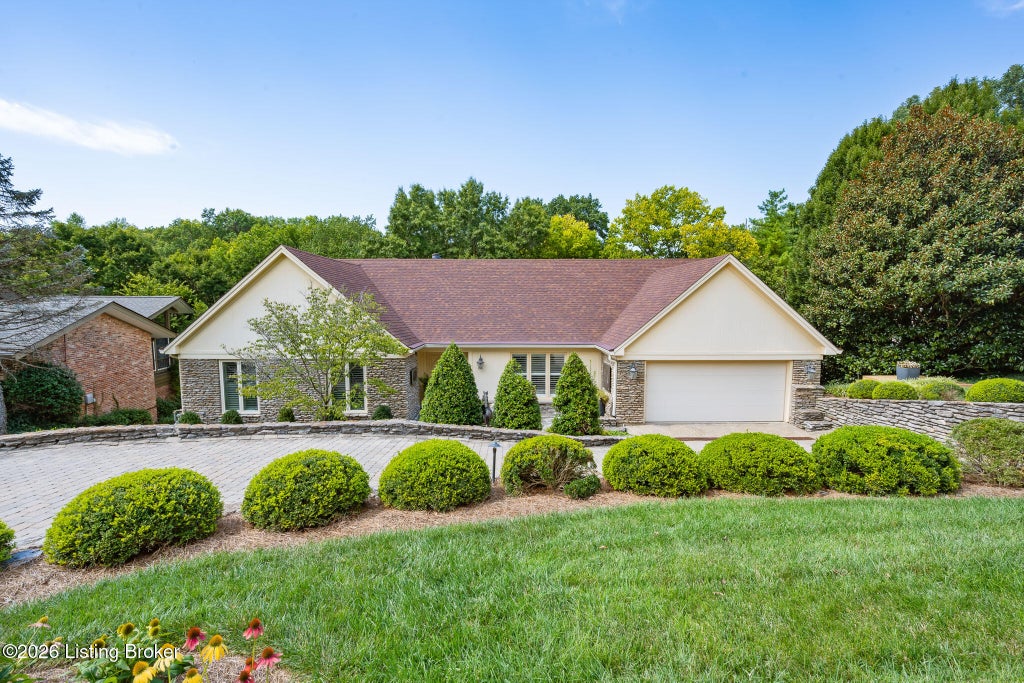 Photo of 1138 Rostrevor Cir, Louisville, KY 40205 (MLS # 1727569)