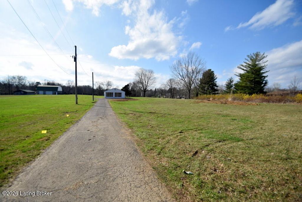 Photo of 8110 Cooper Chapel Rd, Louisville, KY 40229 (MLS # 1710944)