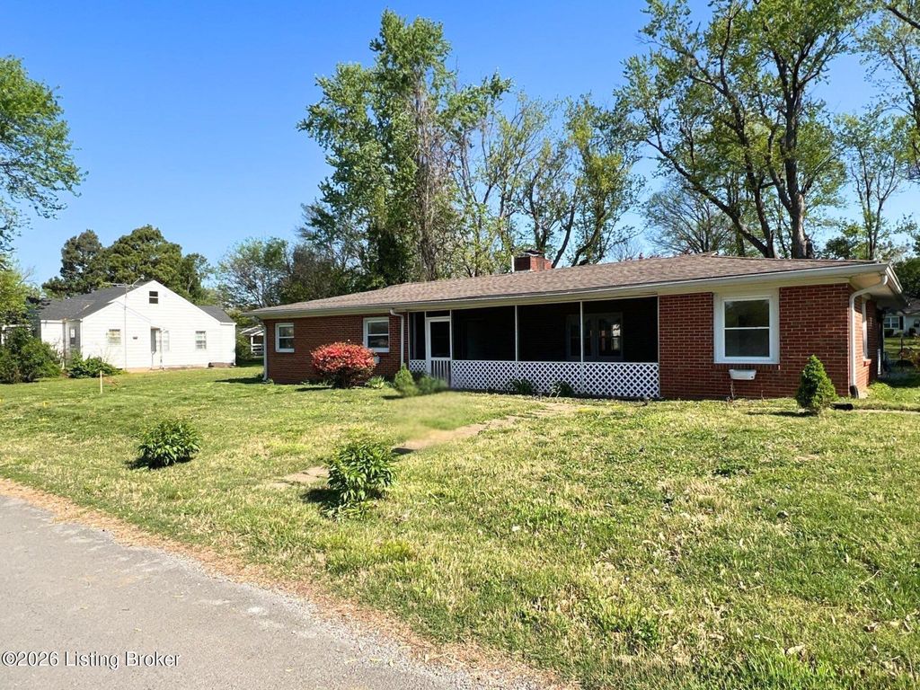 Photo of 110 W Pierson St, Fredonia, KY 42411 (MLS # 1714235)