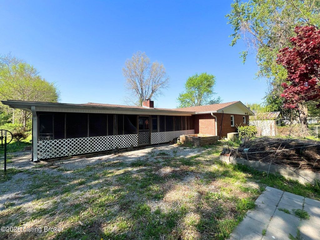 Photo of 110 W Pierson St, Fredonia, KY 42411 (MLS # 1714235)