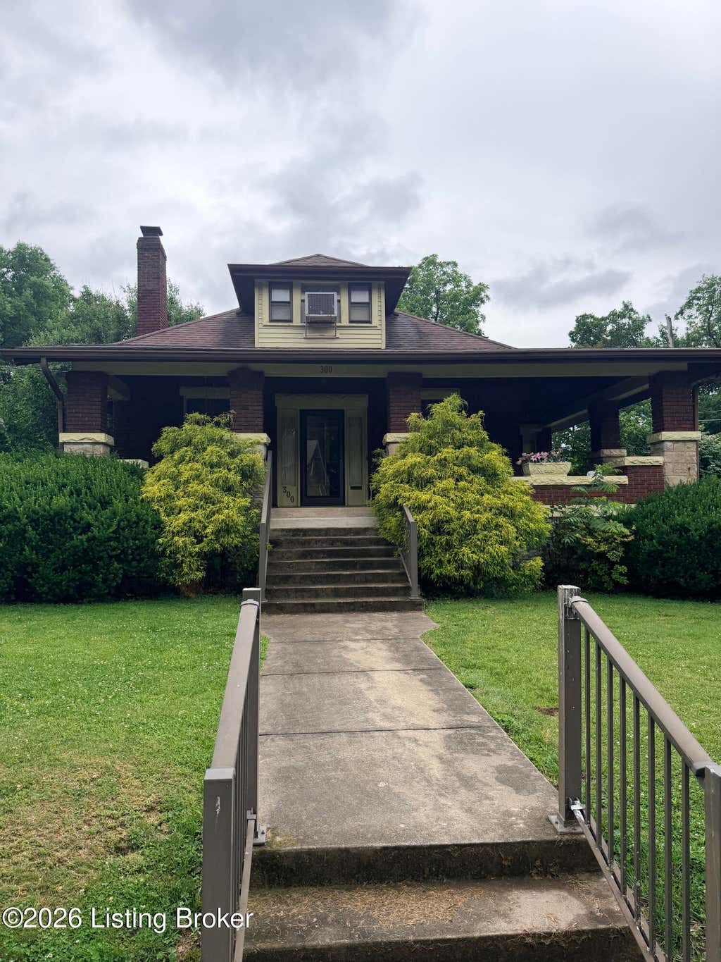 Photo of 300 Pleasantview Ave, Louisville, KY 40206 (MLS # 1723430)