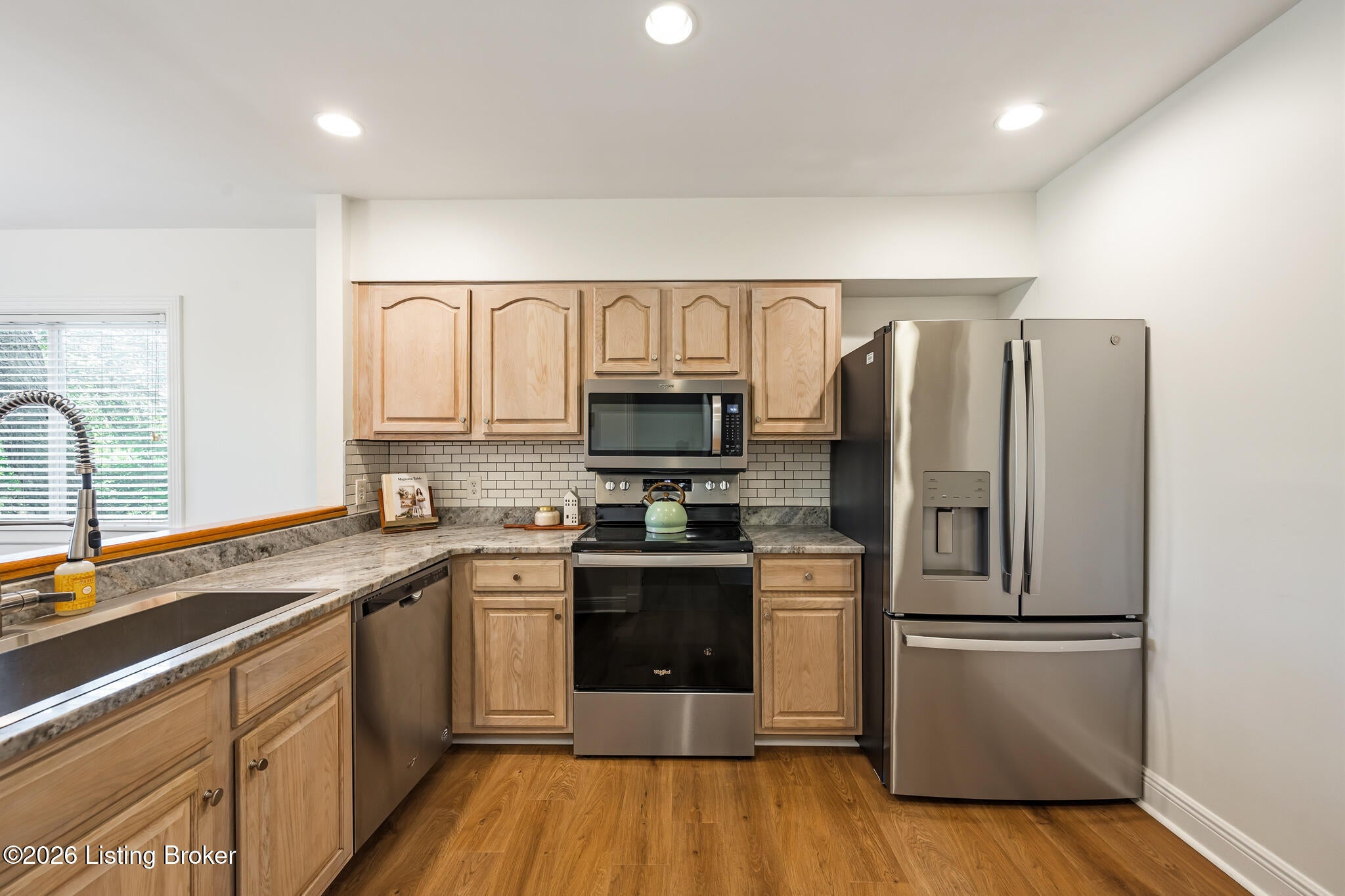 750 Zorn Ave 3