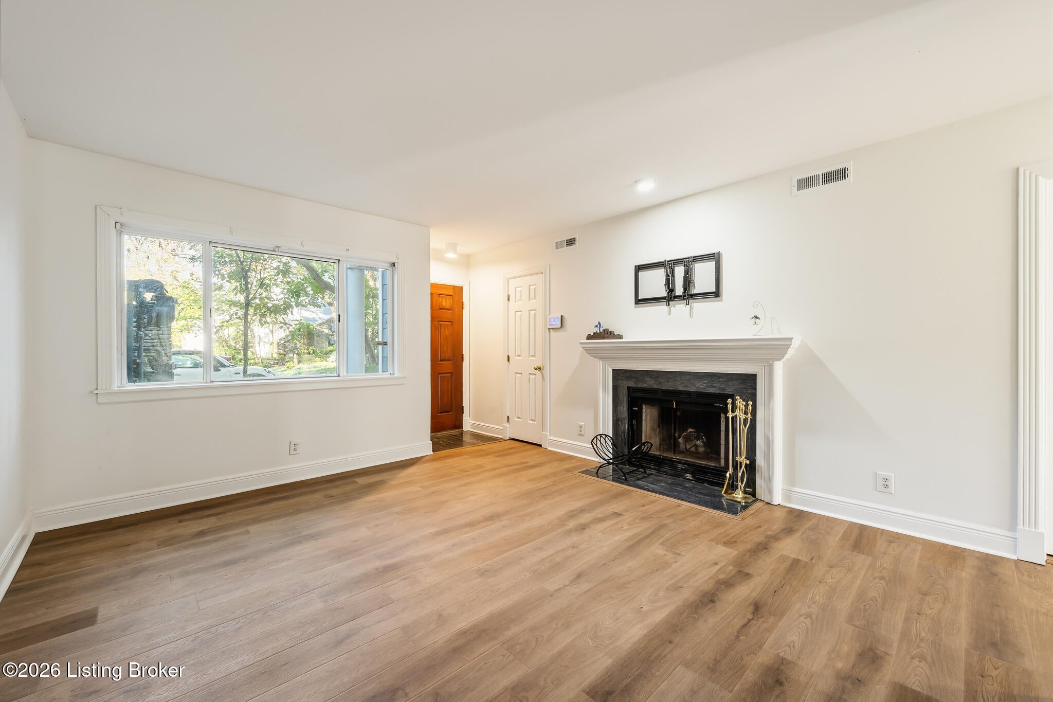 750 Zorn Ave 3