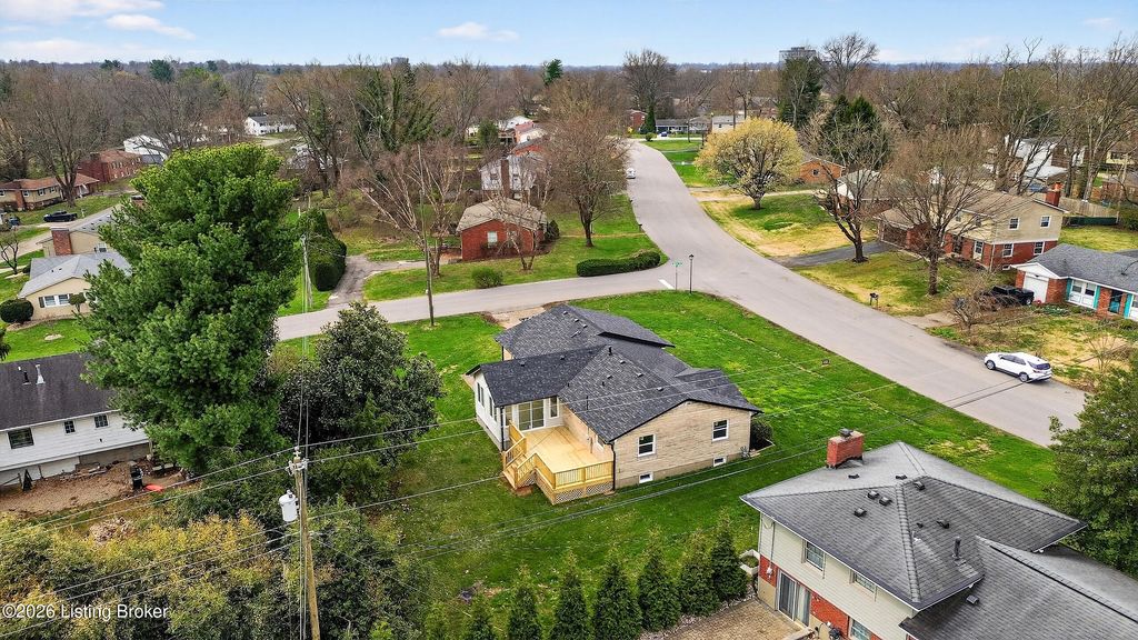 Photo of 701 Dorsey Way, Louisville, KY 40223 (MLS # 1712131)