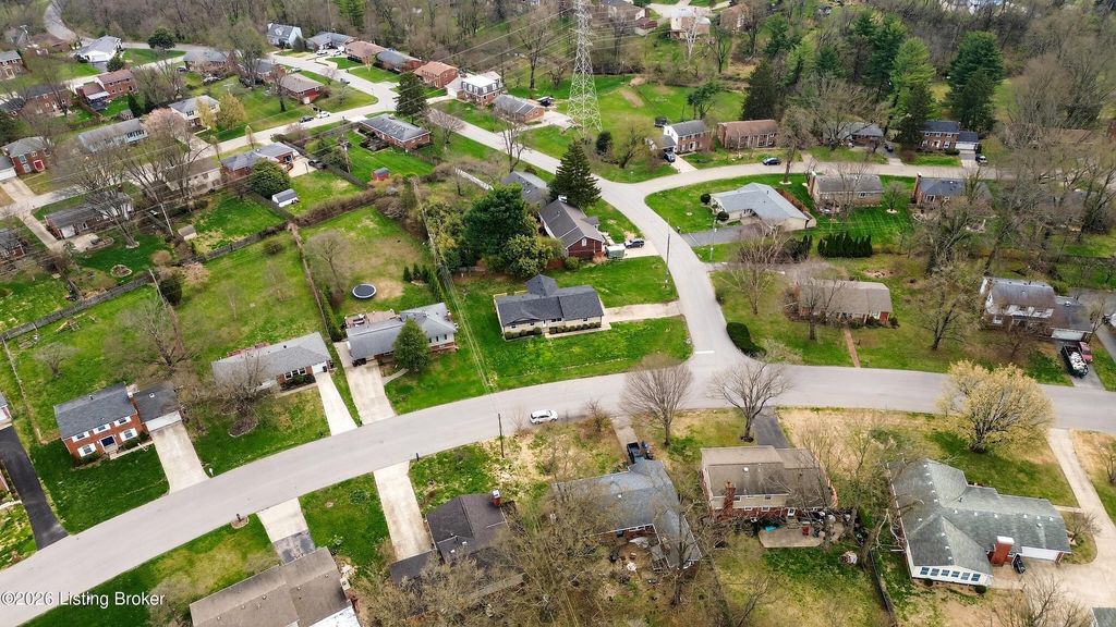 Photo of 701 Dorsey Way, Louisville, KY 40223 (MLS # 1712131)