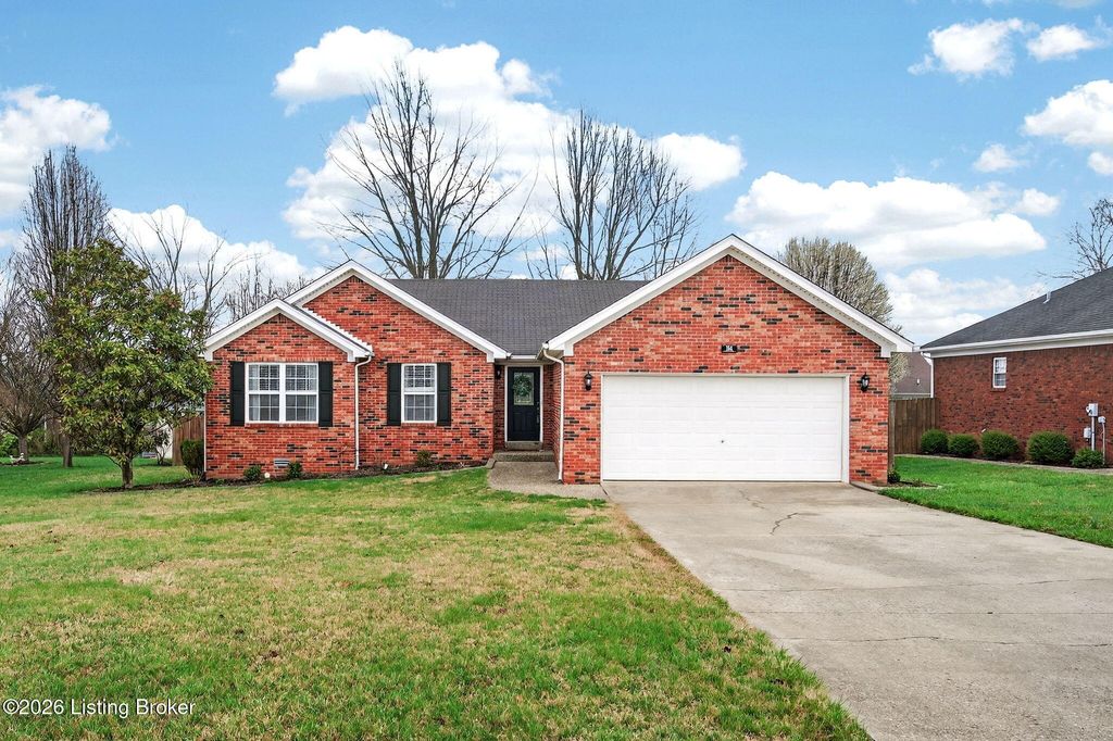 Photo of 186 Kevin Pl, Mt Washington, KY 40047 (MLS # 1711169)