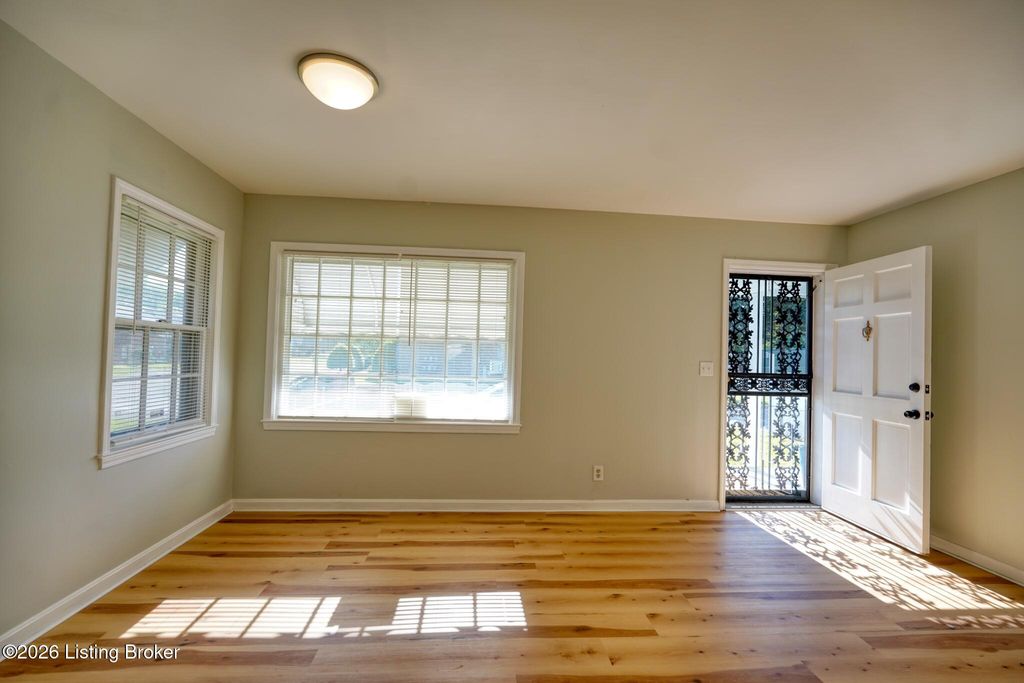 Photo of 4335 S Brook St, Louisville, KY 40214 (MLS # 1716960)