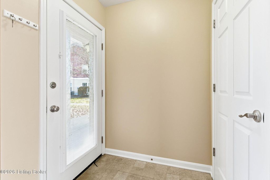 Photo of 6501 Brook Bend Way #124, Louisville, KY 40229 (MLS # 1707767)