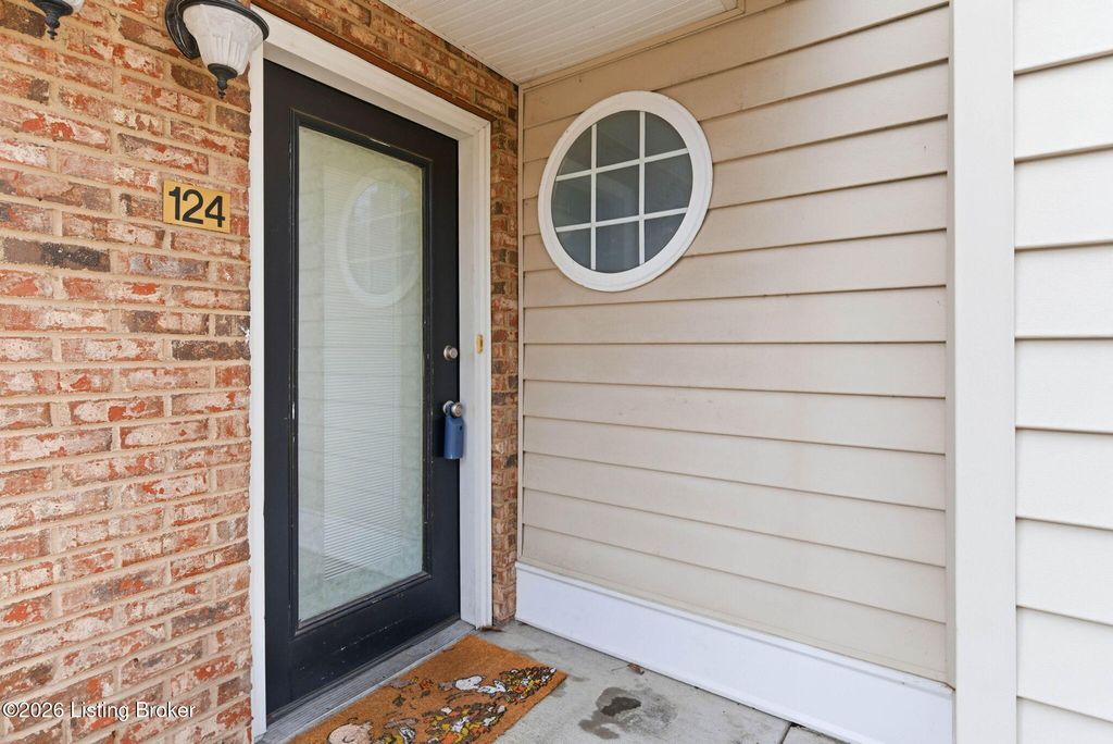 Photo of 6501 Brook Bend Way #124, Louisville, KY 40229 (MLS # 1707767)