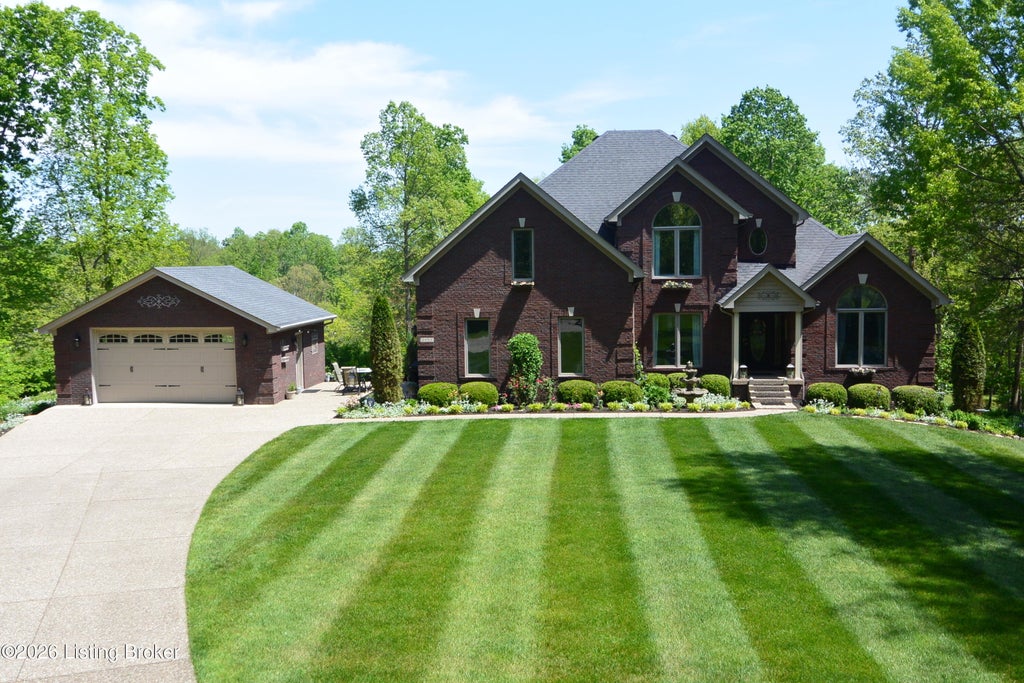 Photo of 1464 E. SANDERS Ln, Mt Washington, KY 40047 (MLS # 1729858)
